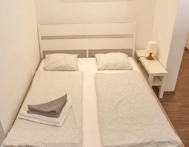 Center I 24h Self-check-in *