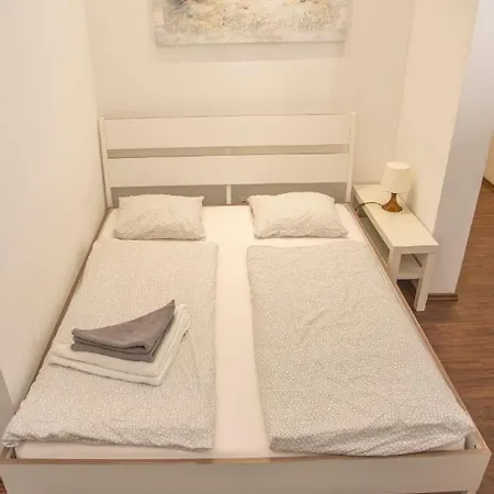 Center I 24h Self-check-in *